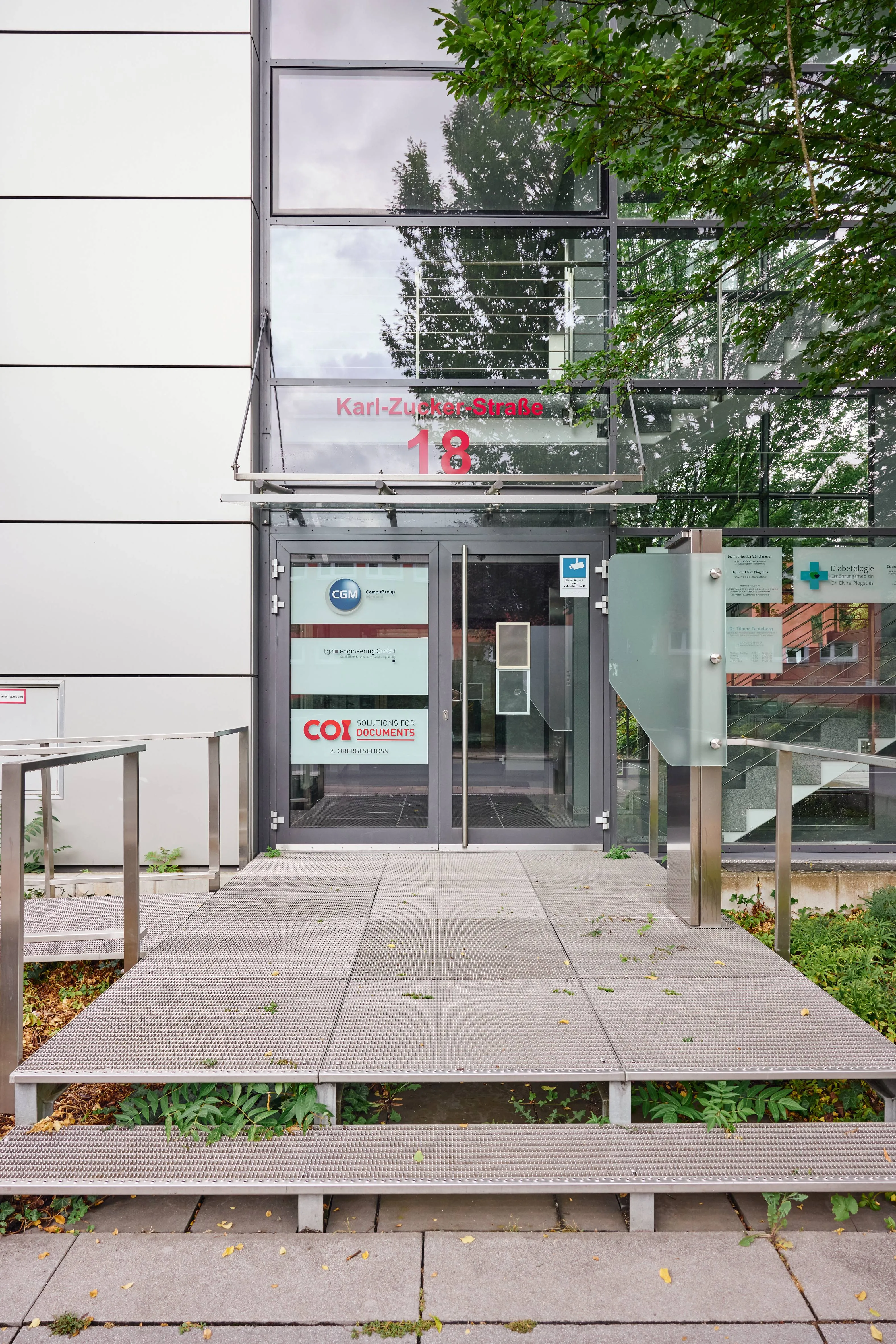Eingangsbereich der Praxis Gefäßchirurgie Franken in Erlangen, Karl-Zucker-Straße 18